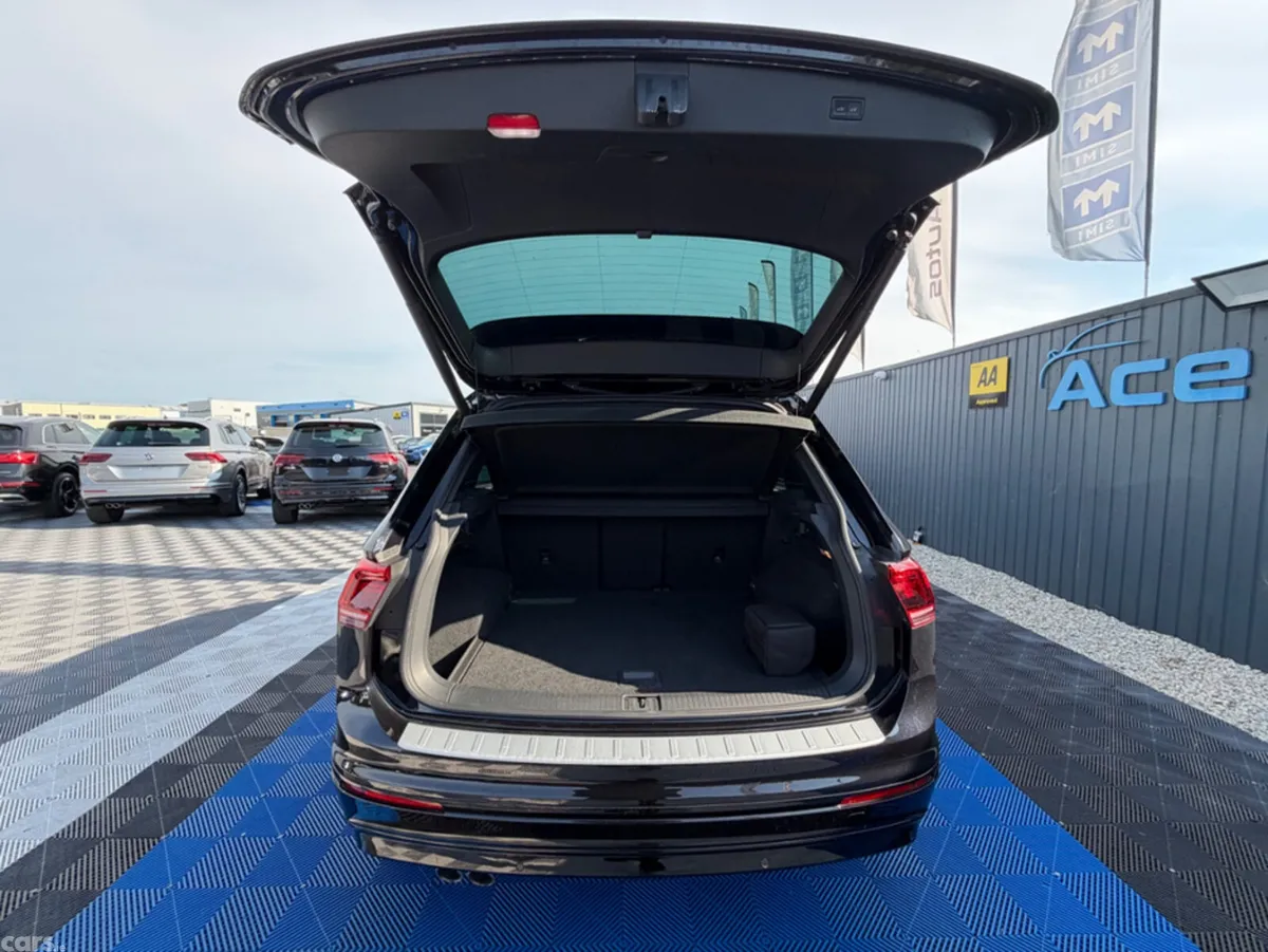 Volkswagen Tiguan MPV, Diesel, 2018, Black