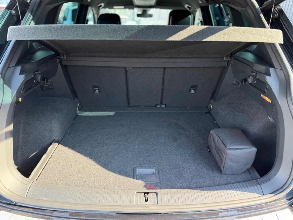 Volkswagen Tiguan MPV, Diesel, 2018, Black