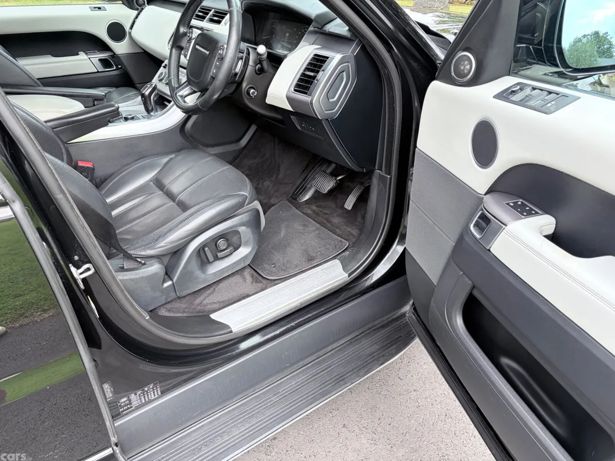 Land Rover Range Rover Sport SUV, Diesel, 2016, Black