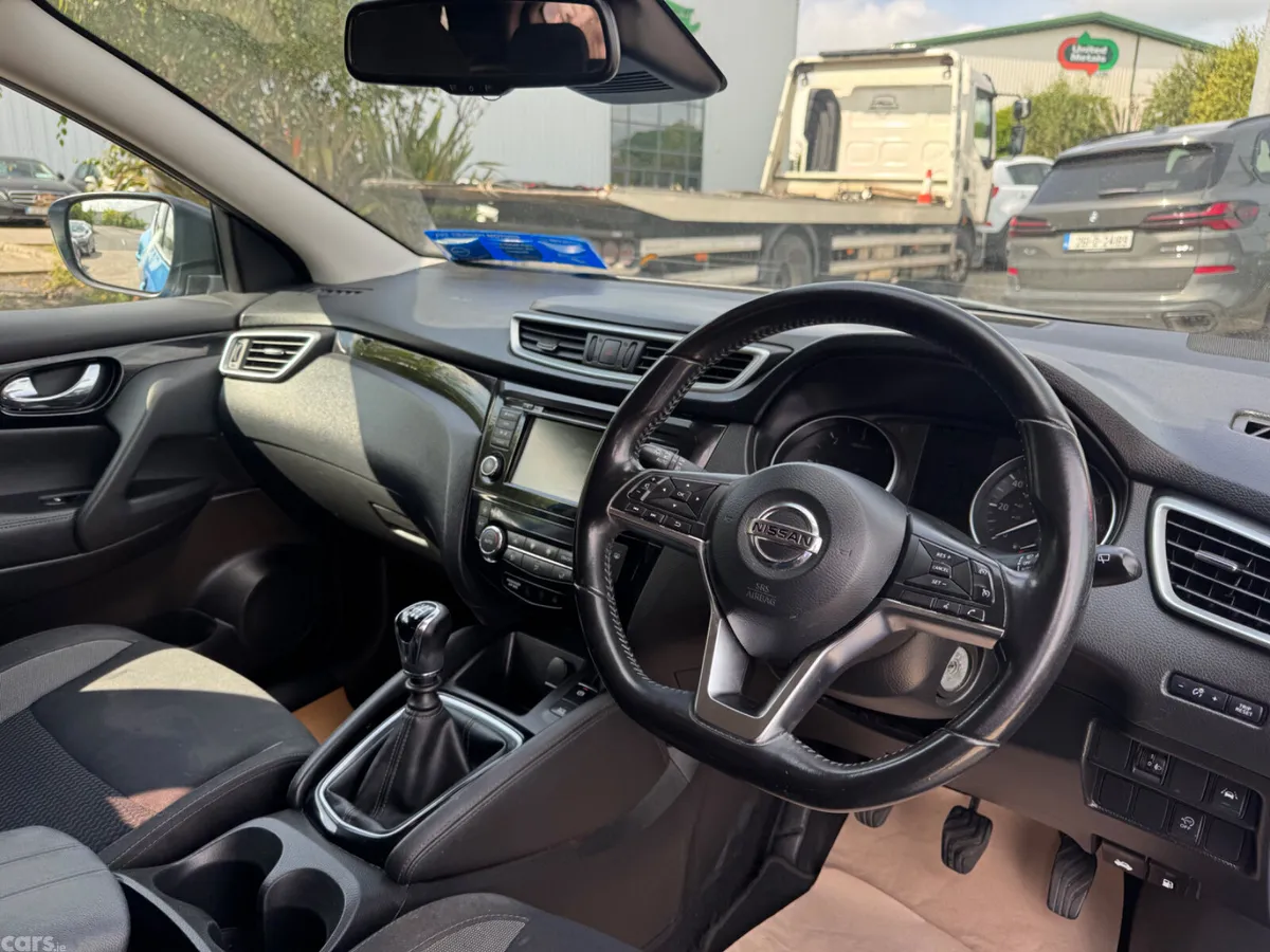 Nissan Qashqai Hatchback, Diesel, 2019, Blue