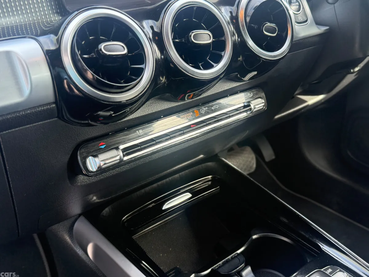Mercedes-Benz GLB Estate/Jeep, Diesel, 2022, Blue