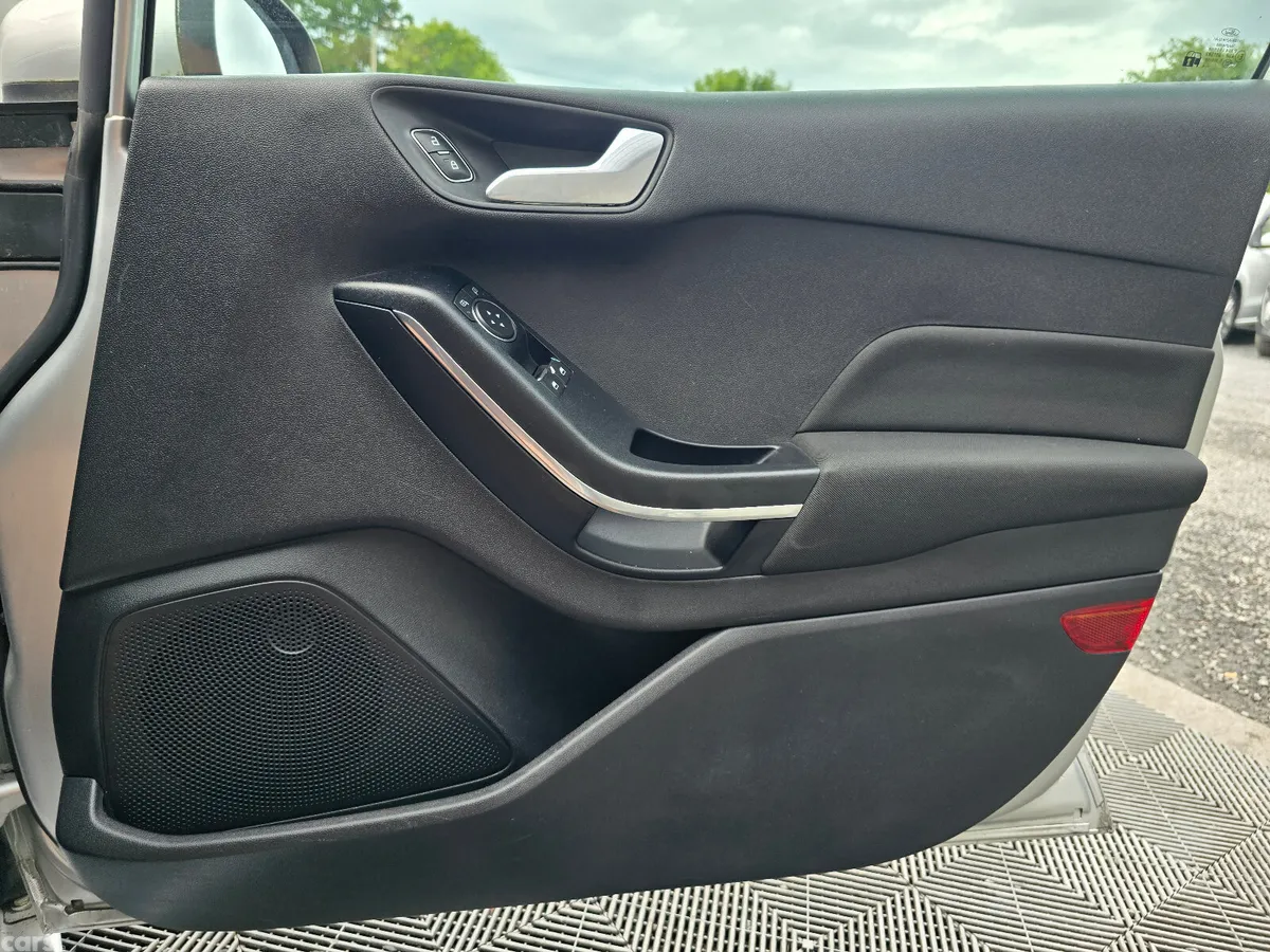 Ford Fiesta Hatchback, Petrol, 2018, Silver