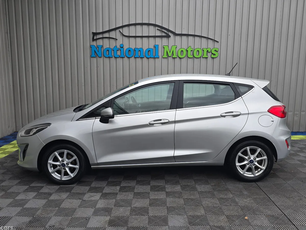 Ford Fiesta Hatchback, Petrol, 2018, Silver