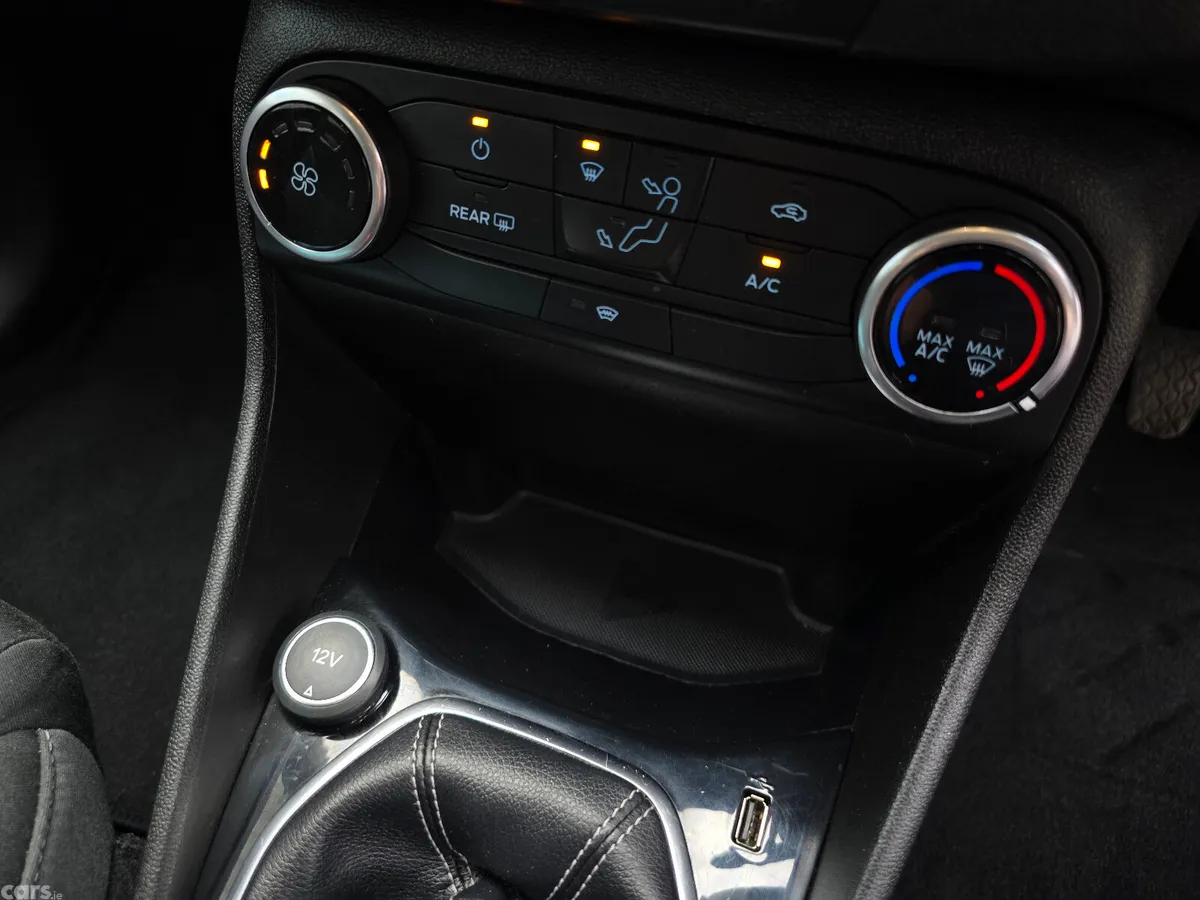Ford Fiesta Hatchback, Petrol, 2018, Silver