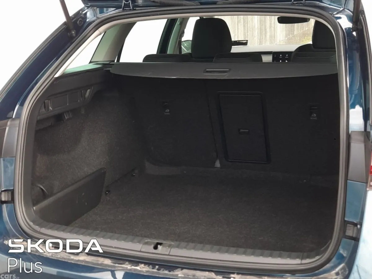 Skoda Octavia Estate, Diesel, 2023, Blue