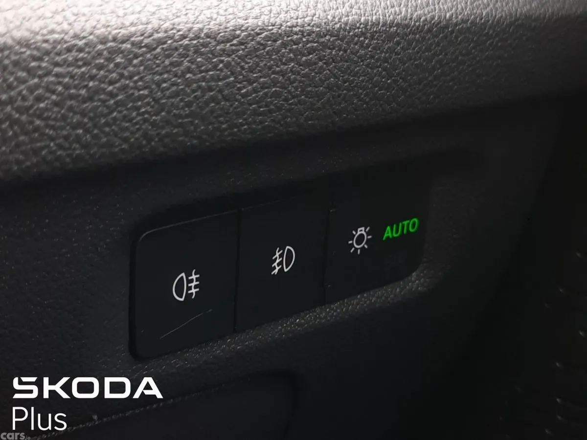 Skoda Octavia Estate, Diesel, 2023, Blue