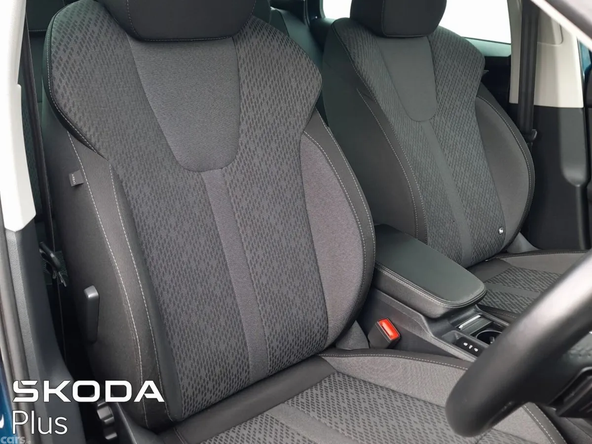 Skoda Octavia Estate, Diesel, 2023, Blue
