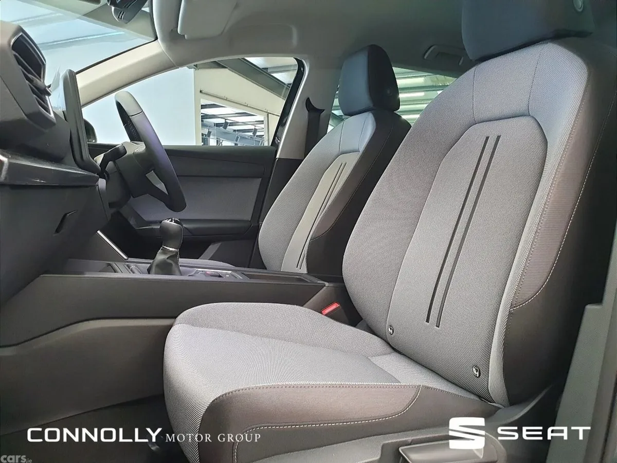 SEAT Leon Hatchback, Diesel, 2026, Blue