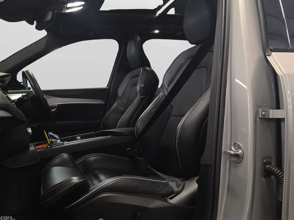 Volvo XC90 SUV, Petrol Plug-in Hybrid, 2023, Grey