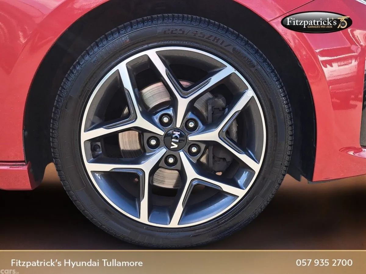 Kia Ceed Hatchback, Petrol, 2021, Red