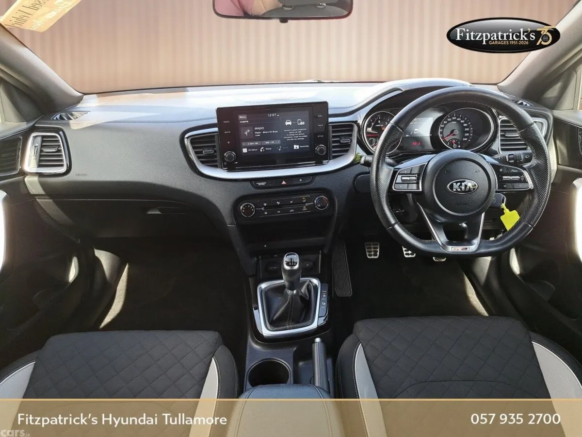 Kia Ceed Hatchback, Petrol, 2021, Red