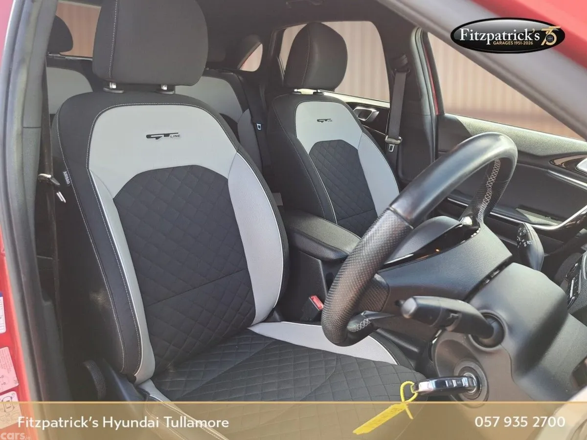 Kia Ceed Hatchback, Petrol, 2021, Red