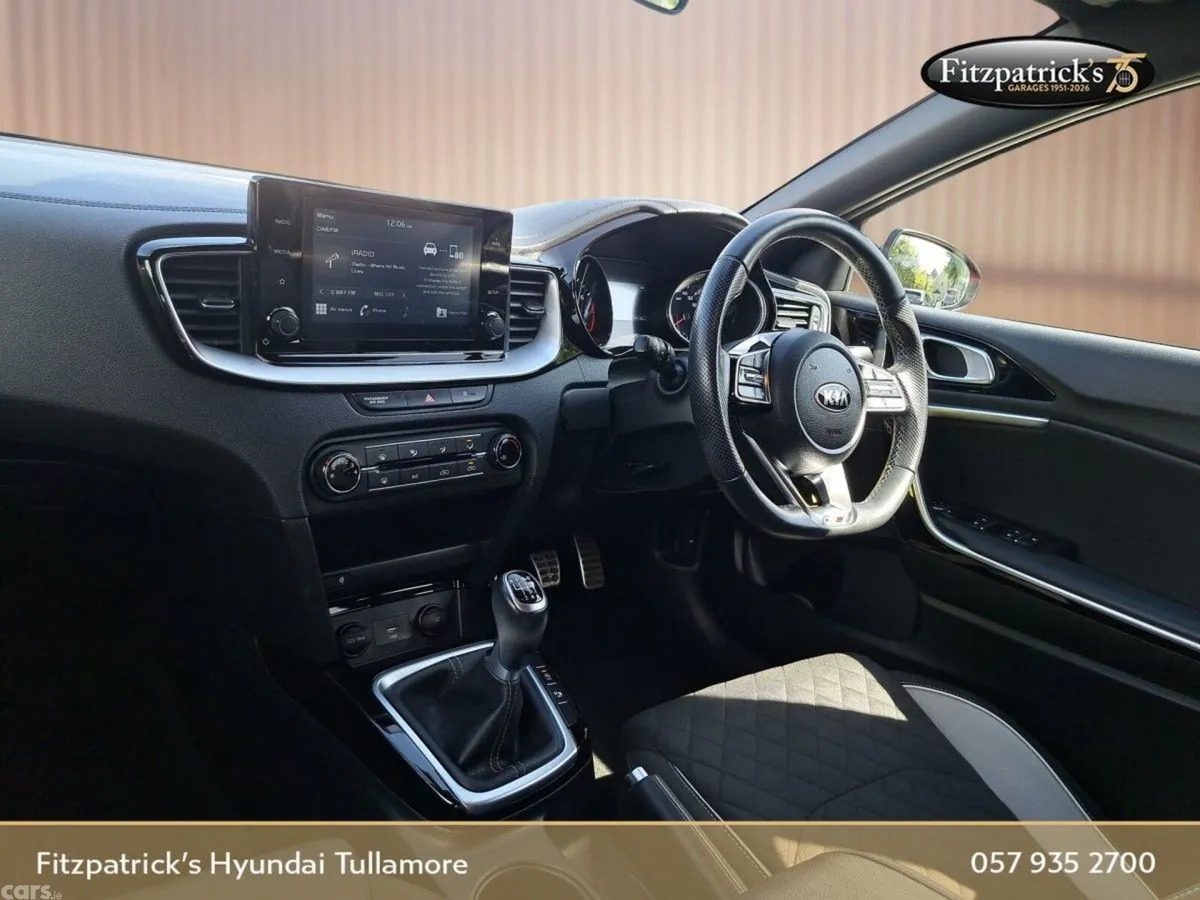 Kia Ceed Hatchback, Petrol, 2021, Red