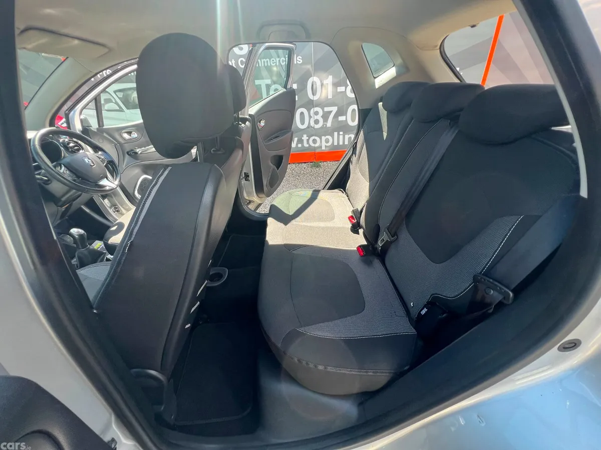 Renault Captur Hatchback, Diesel, 2016, Silver