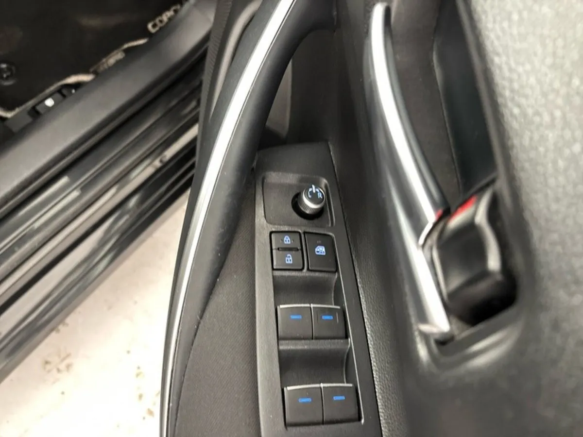 Toyota Corolla Saloon, Petrol Hybrid, 2019, Black