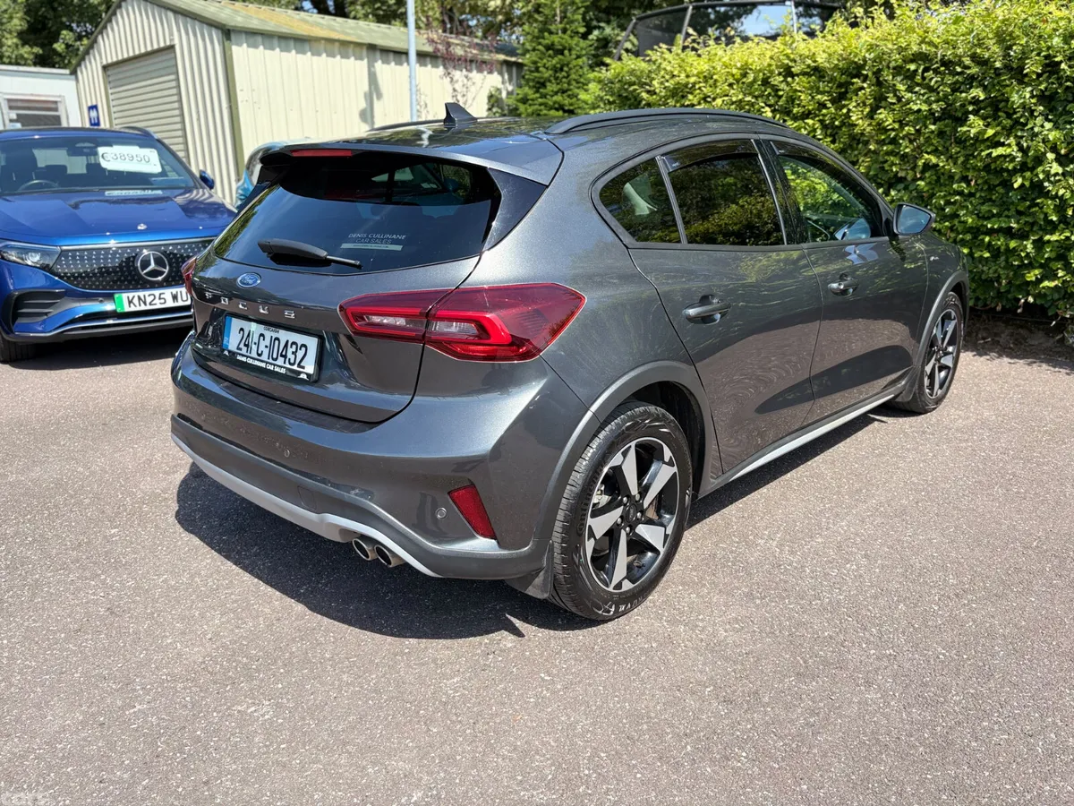 Ford Focus Hatchback, Diesel, 2024, Grey