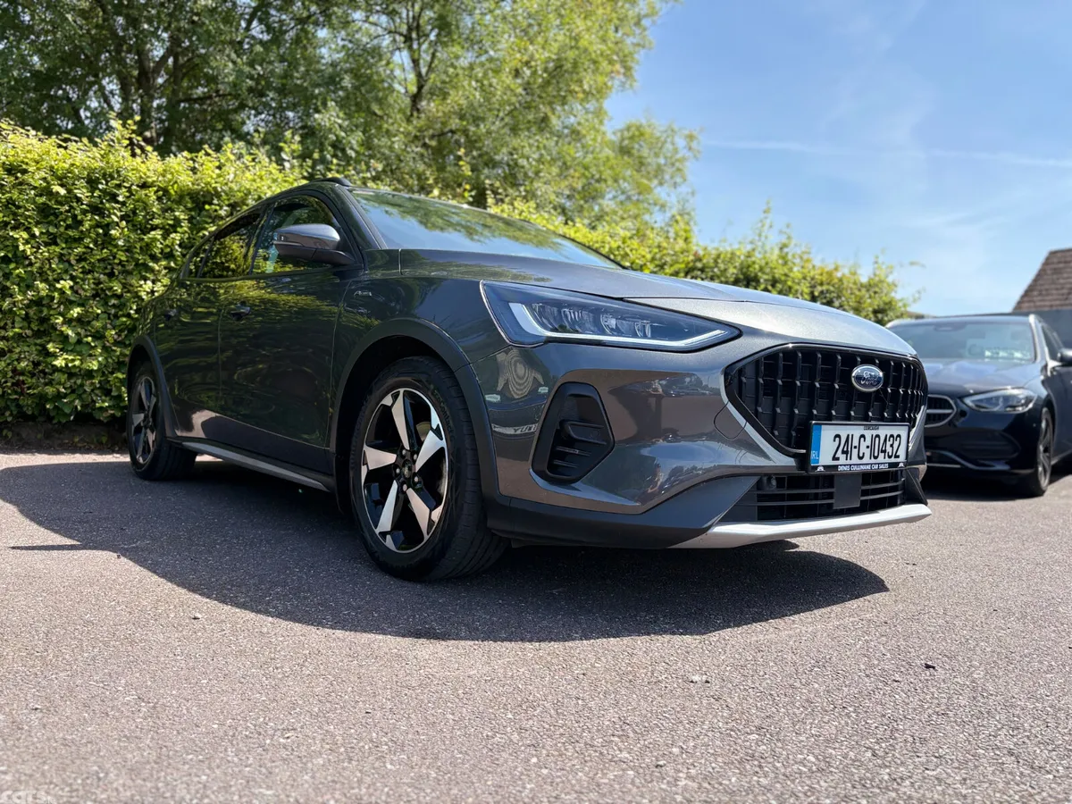 Ford Focus Hatchback, Diesel, 2024, Grey