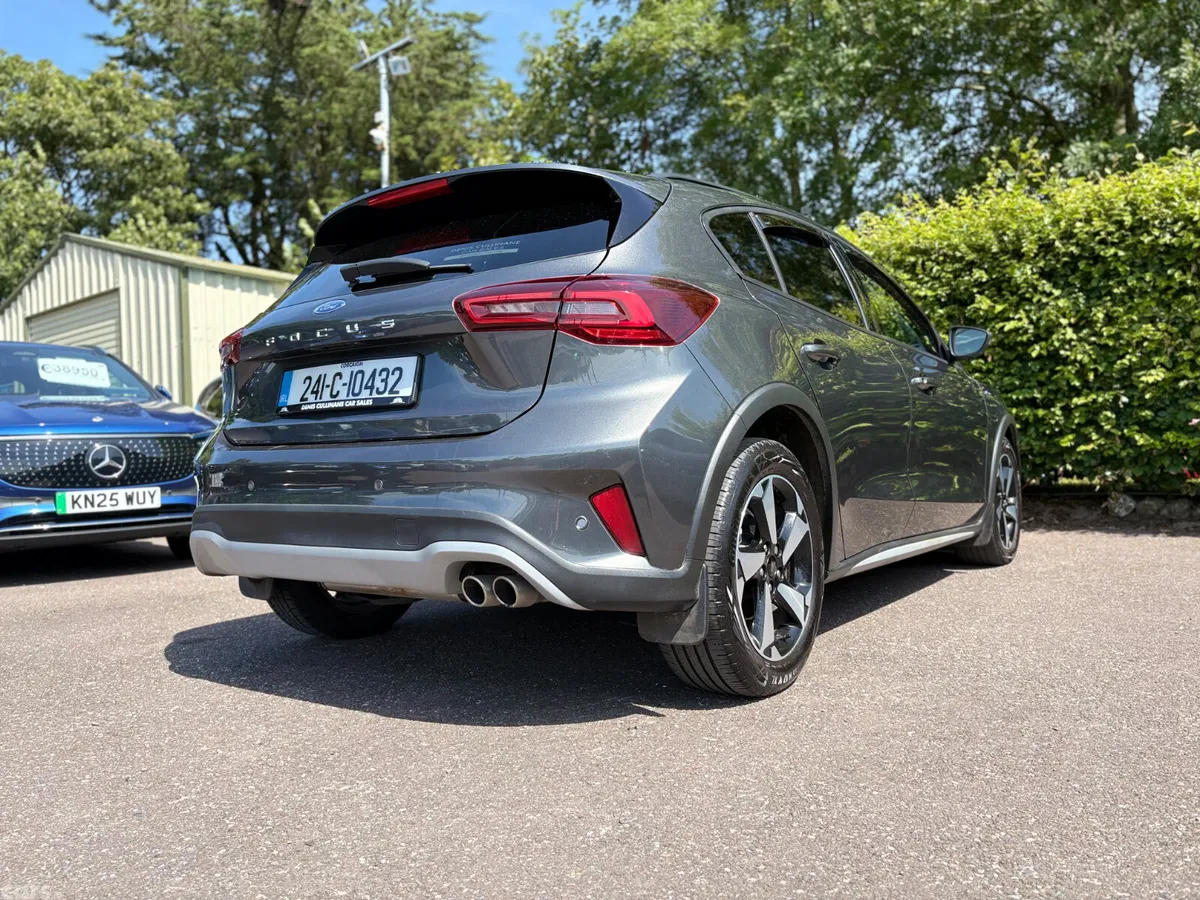 Ford Focus Hatchback, Diesel, 2024, Grey