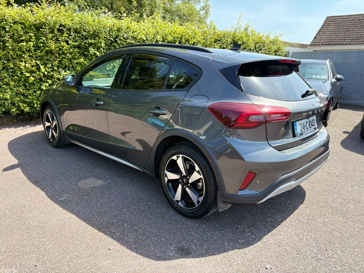 Ford Focus Hatchback, Diesel, 2024, Grey