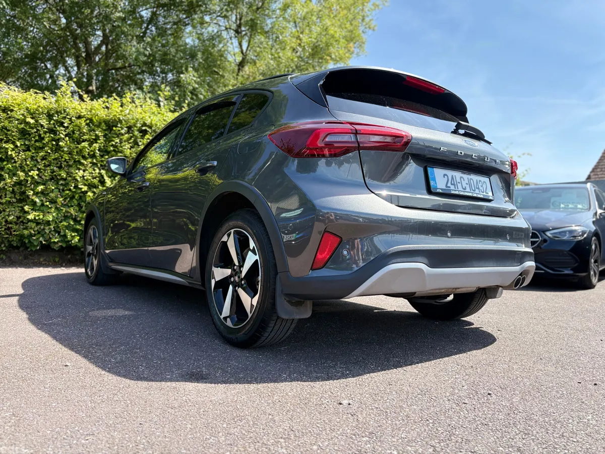 Ford Focus Hatchback, Diesel, 2024, Grey