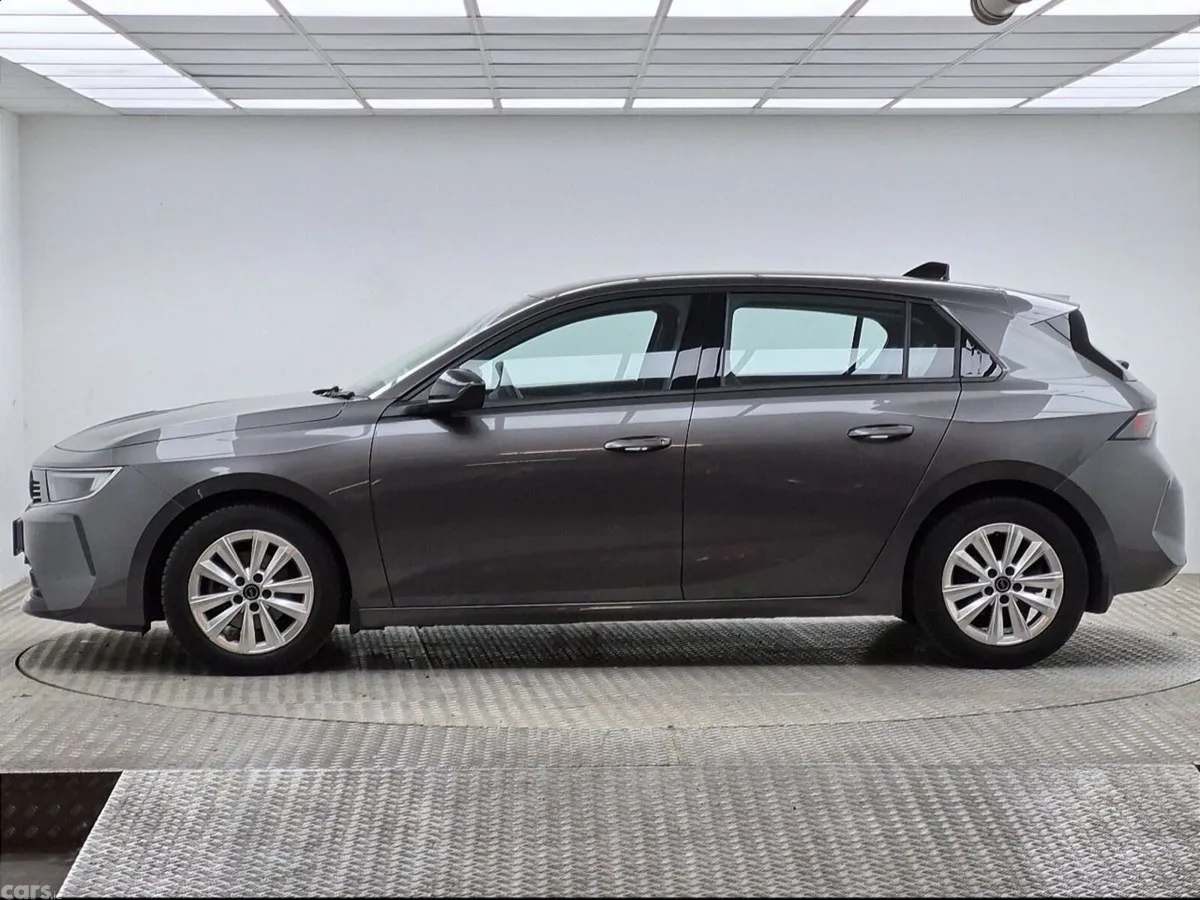 Opel Astra Hatchback, Petrol, 2023, Grey