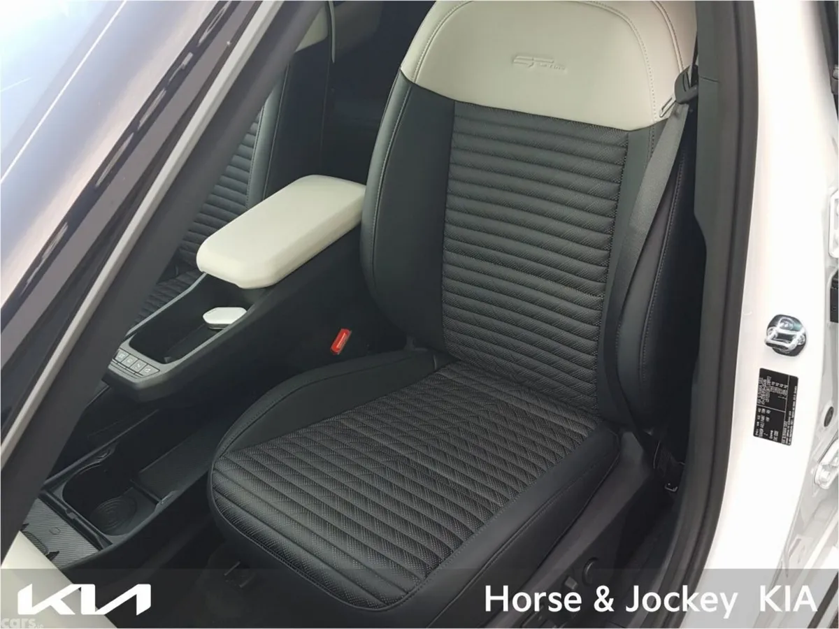 Kia EV4 Hatchback, Electric, 2026, White