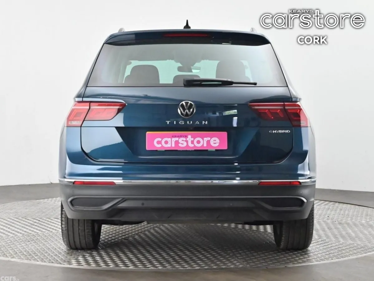 Volkswagen Tiguan SUV, Petrol Hybrid, 2023, Blue