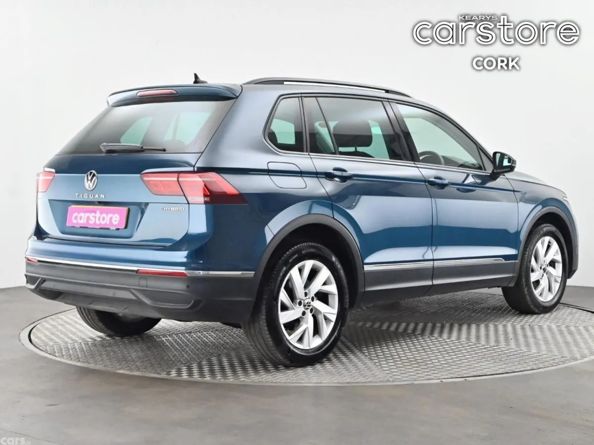 Volkswagen Tiguan SUV, Petrol Hybrid, 2023, Blue