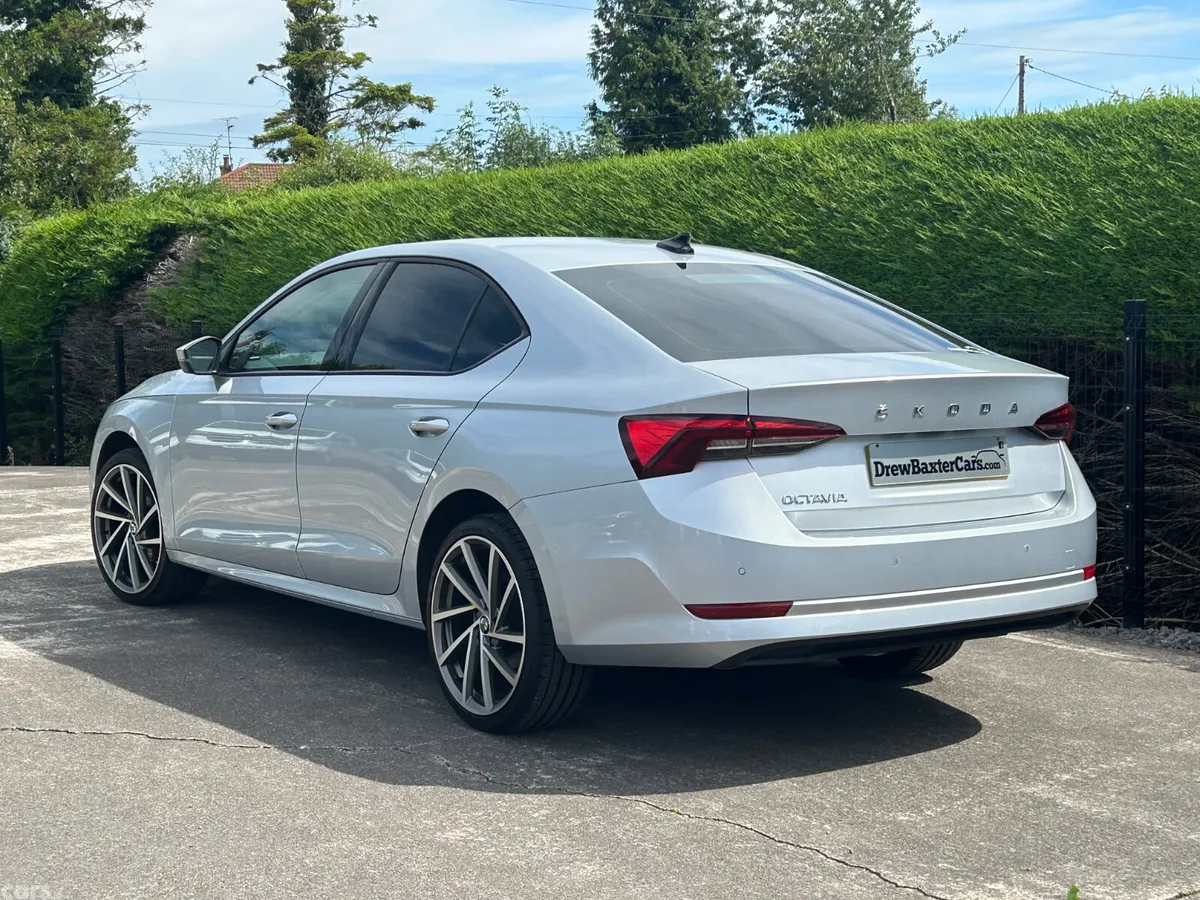 Skoda Octavia Hatchback, Diesel, 2022, Silver