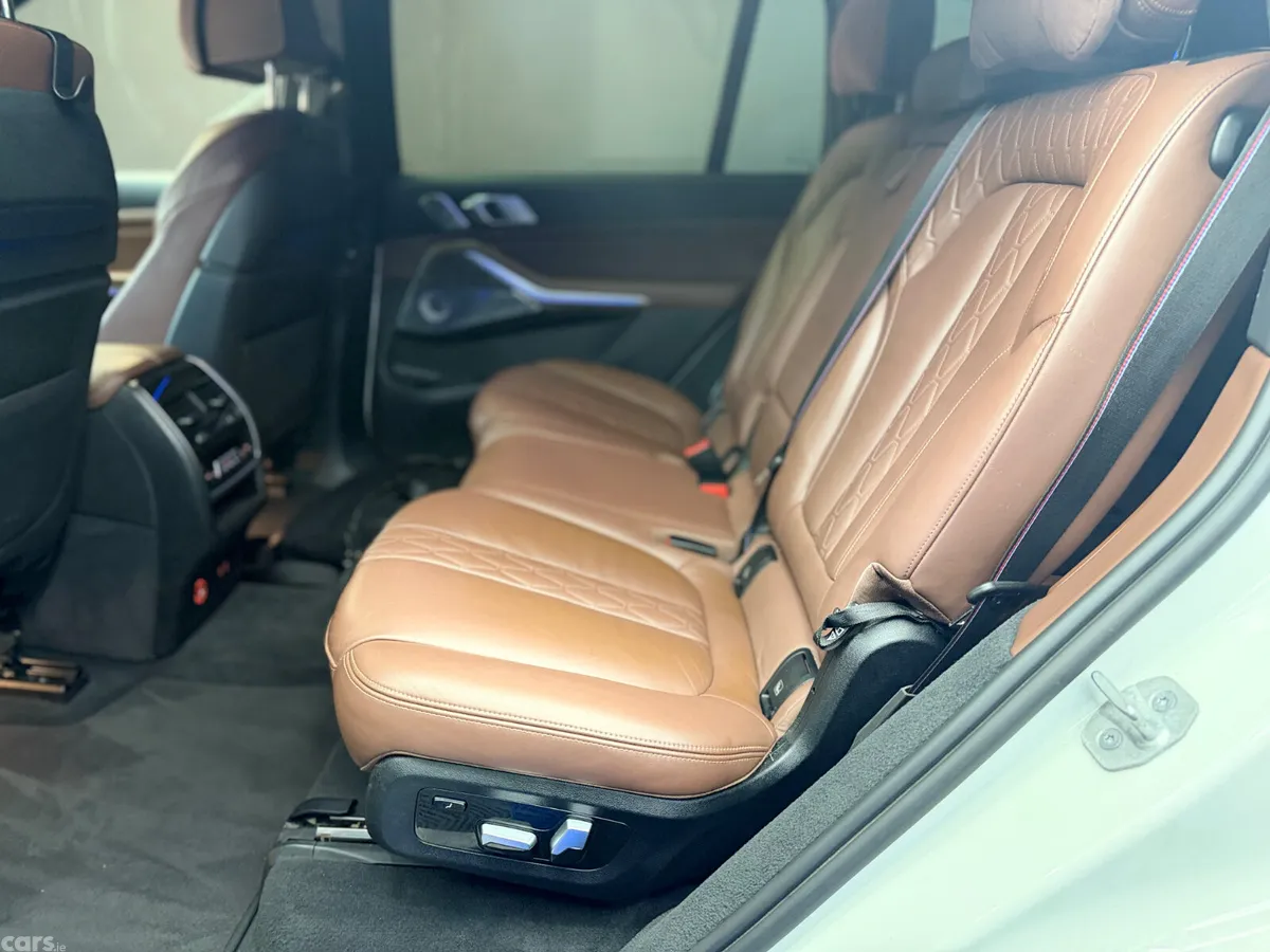 BMW X7 Estate/Jeep, Diesel, 2021, White