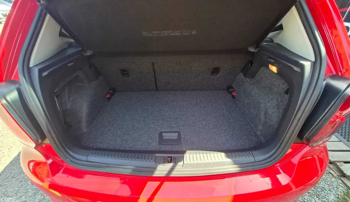 Volkswagen Polo Hatchback, Petrol, 2014, Red
