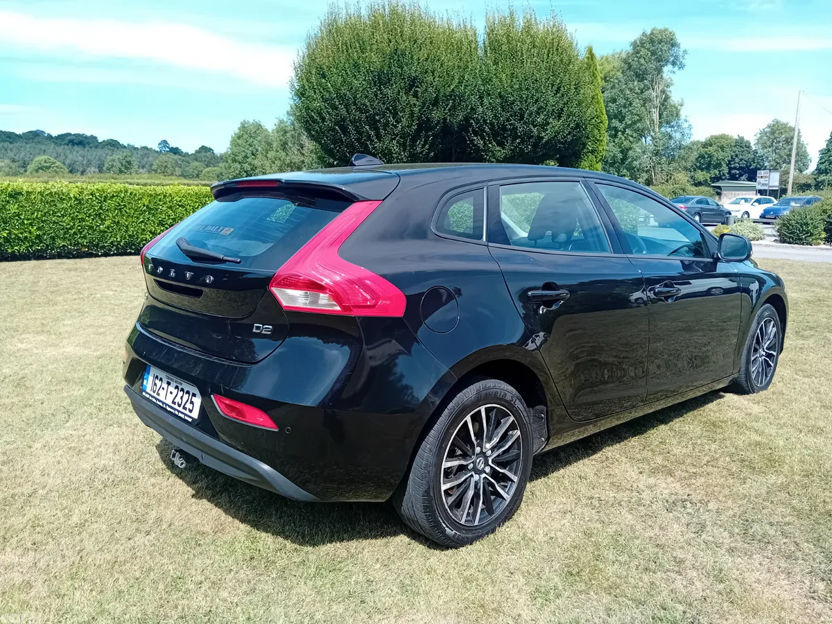 Volvo V40 Hatchback, Diesel, 2016, Black
