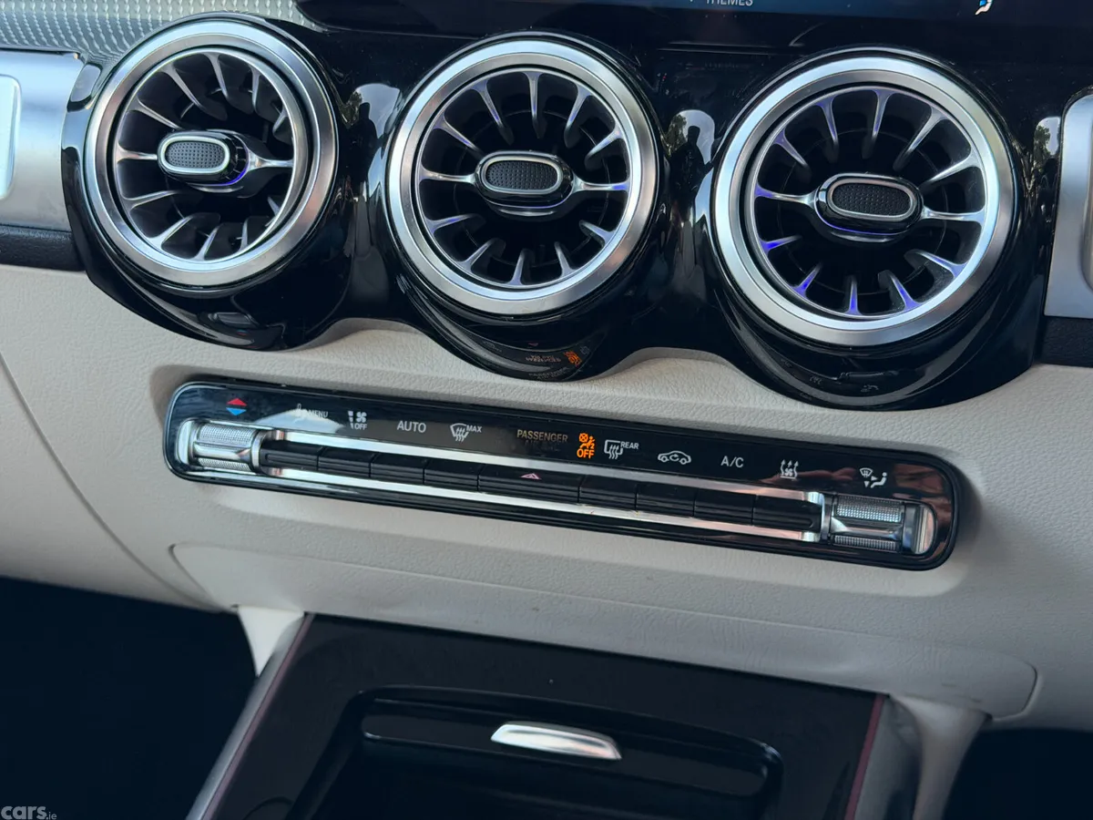 Mercedes-Benz EQB Estate/Jeep, Electric, 2022, Blue