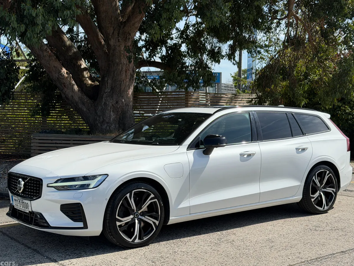 Volvo V60 Estate, Petrol Plug-in Hybrid, 2022, White