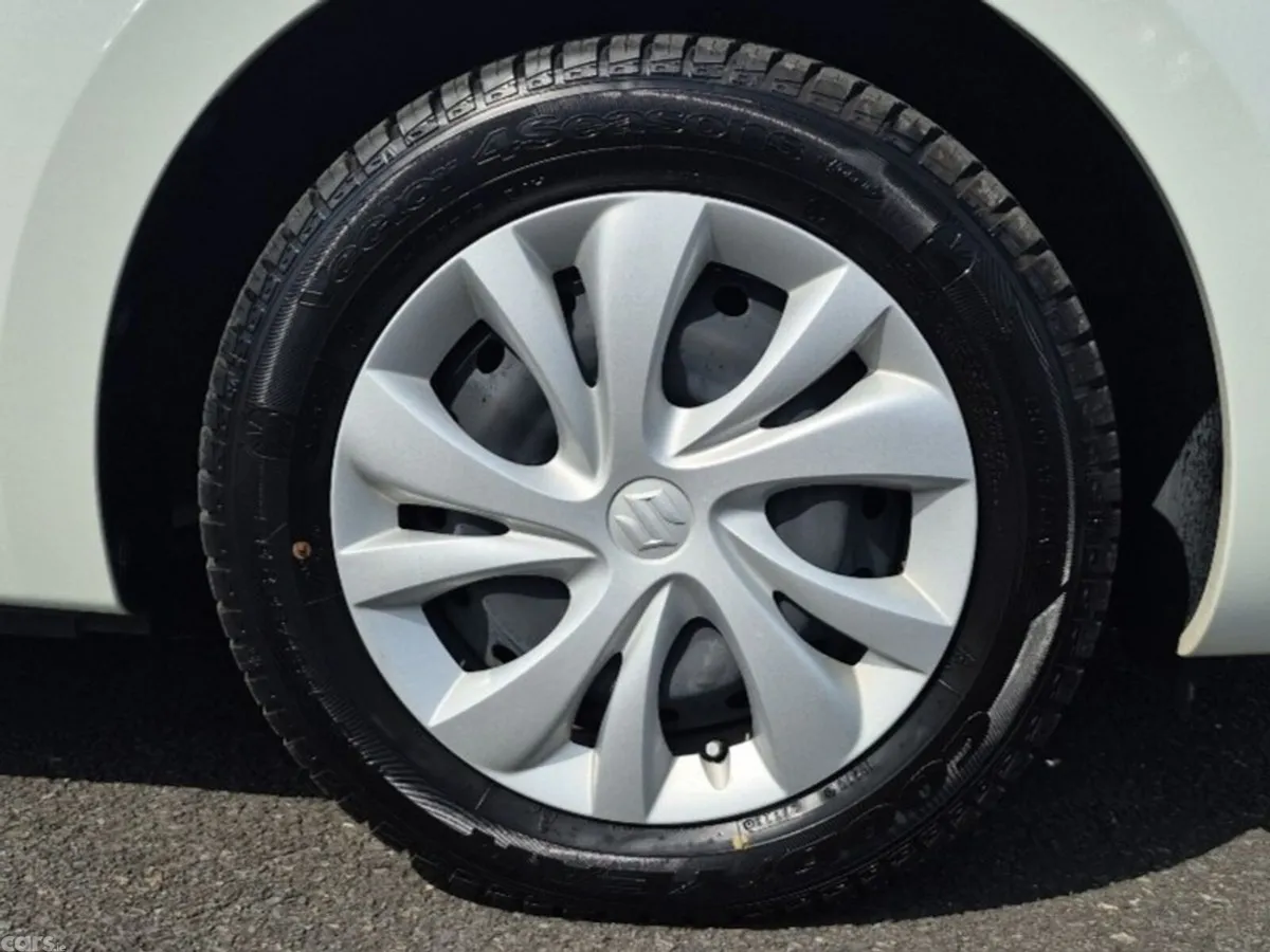 Suzuki Swift Hatchback, Petrol, 2023, White