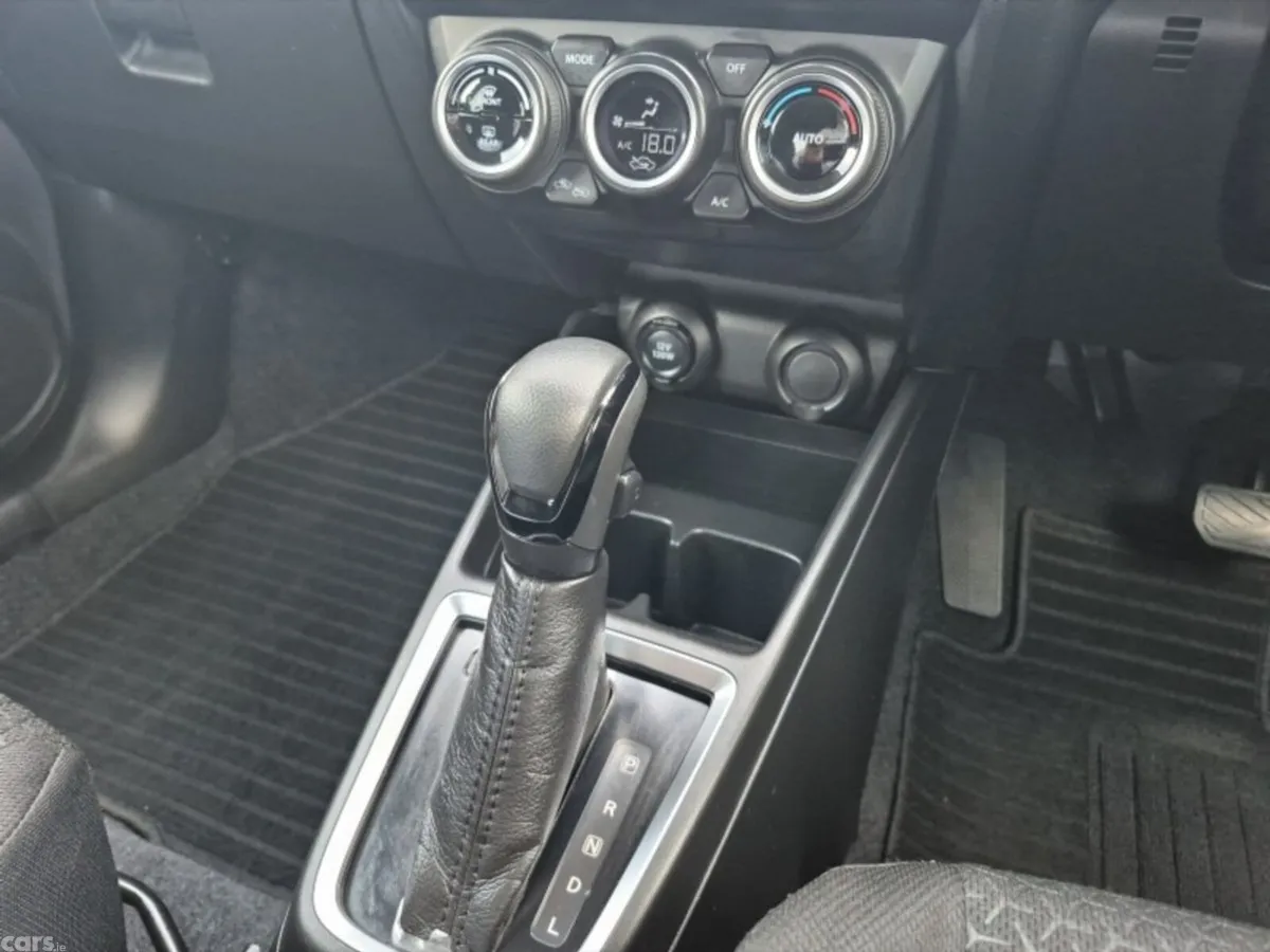 Suzuki Swift Hatchback, Petrol, 2023, White