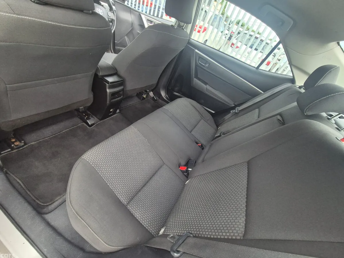 Toyota Corolla Saloon, Diesel, 2014, Grey