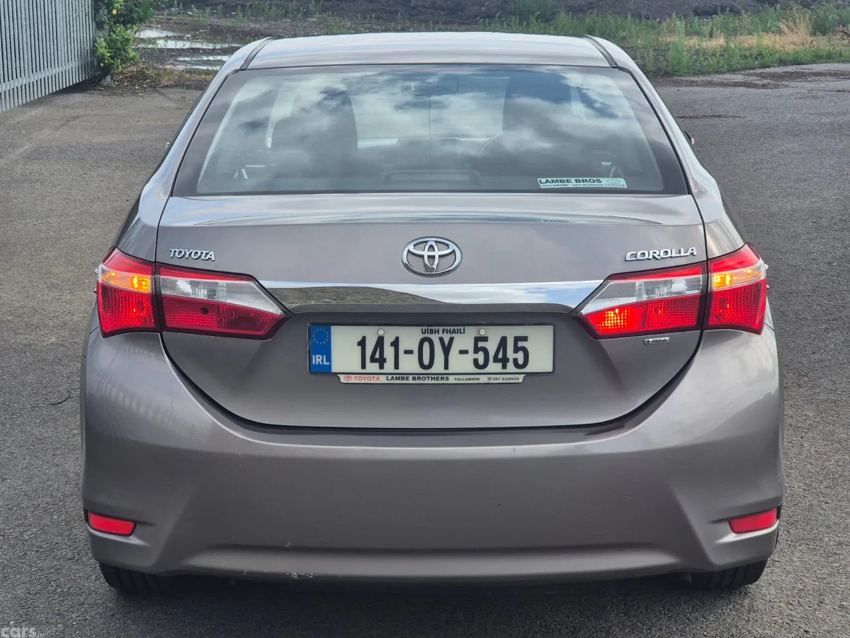 Toyota Corolla Saloon, Diesel, 2014, Grey