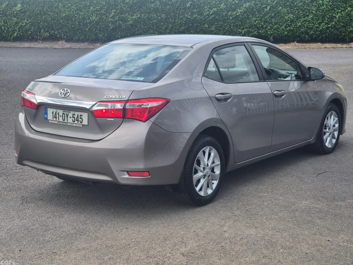 Toyota Corolla Saloon, Diesel, 2014, Grey