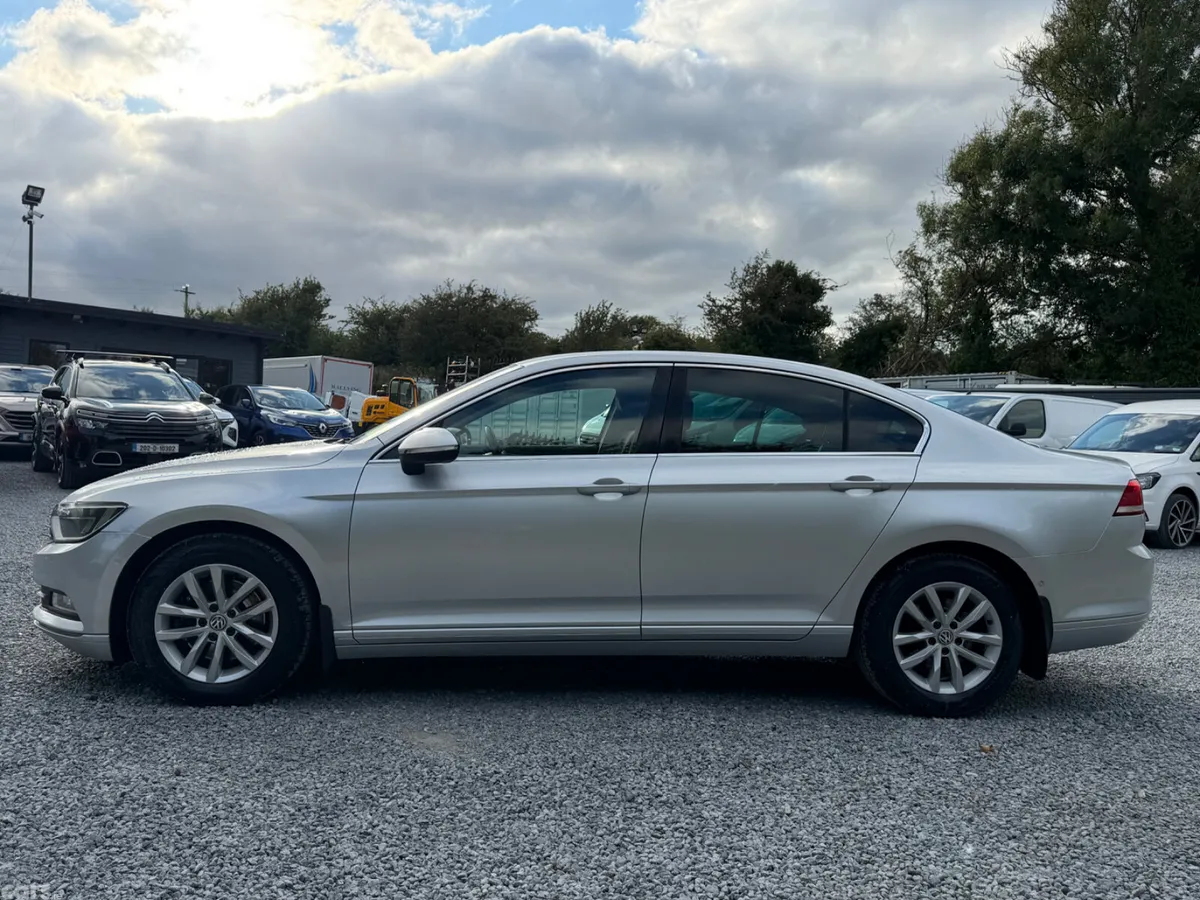 Volkswagen Passat Saloon, Diesel, 2016, Silver