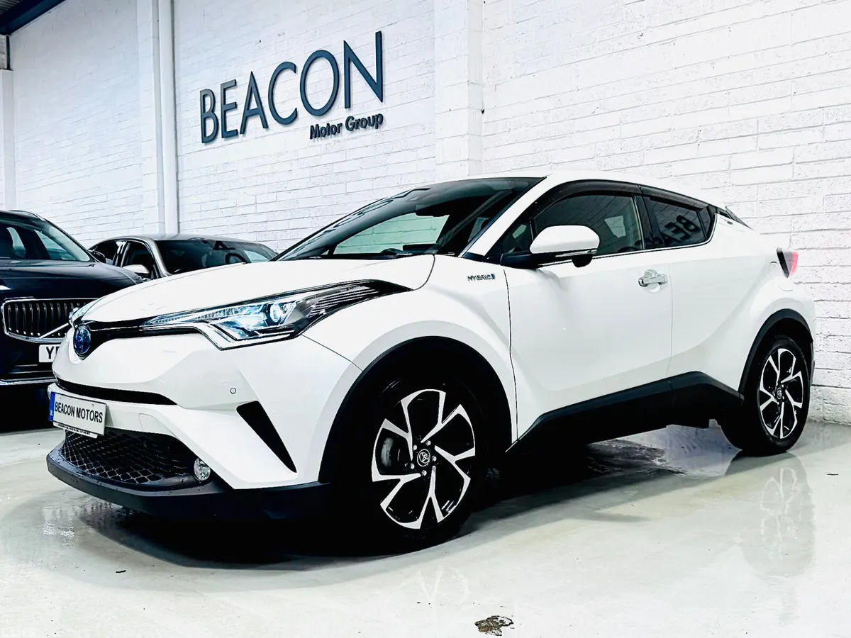 Toyota C-HR SUV, Petrol Hybrid, 2019, White