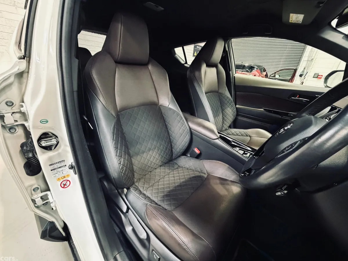 Toyota C-HR SUV, Petrol Hybrid, 2019, White