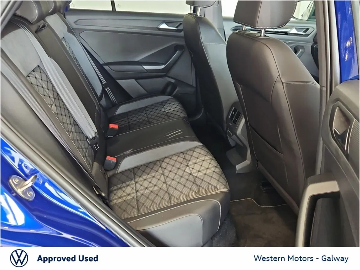 Volkswagen T-Roc SUV, Diesel, 2025, Blue