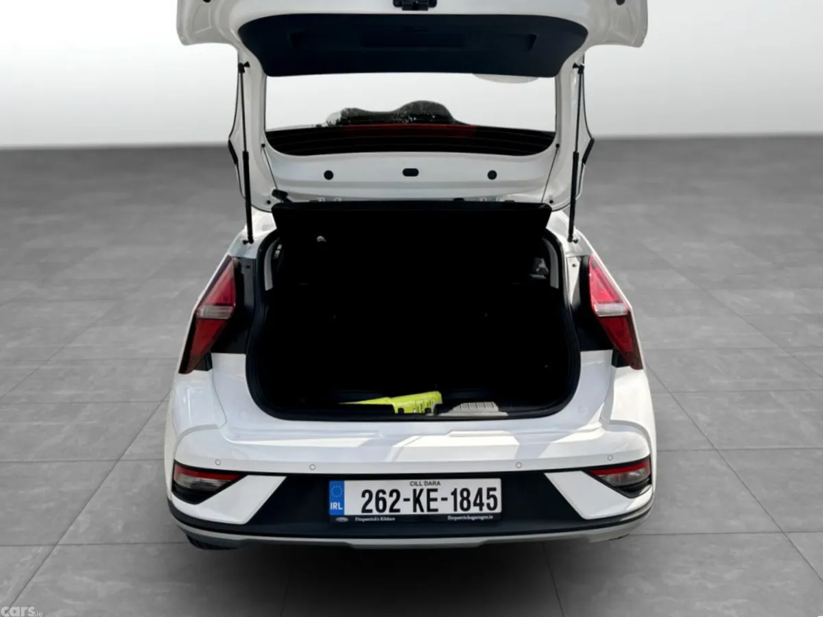 Hyundai Bayon Estate/Jeep, Petrol, 2026, White