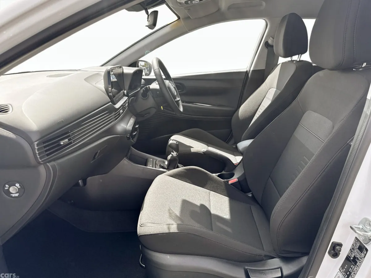 Hyundai Bayon Estate/Jeep, Petrol, 2026, White