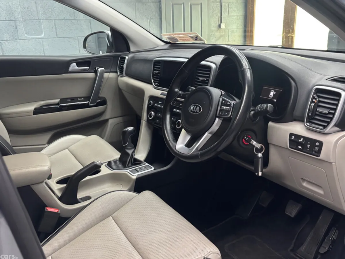 Kia Sportage MPV, Diesel Hybrid, 2021, Grey