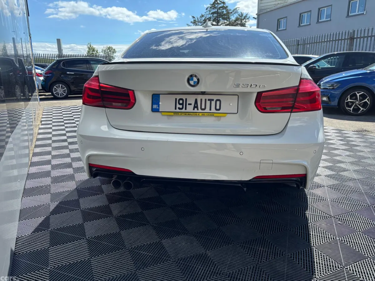 BMW 3-Series Saloon, Petrol Hybrid, 2019, White