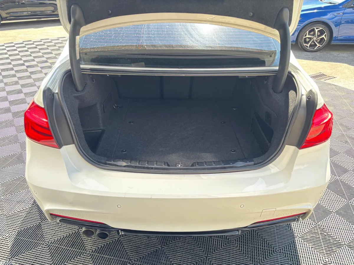 BMW 3-Series Saloon, Petrol Hybrid, 2019, White