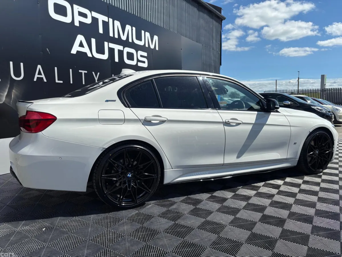 BMW 3-Series Saloon, Petrol Hybrid, 2019, White