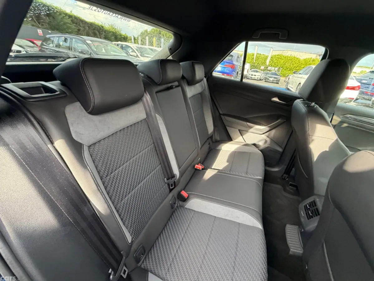 Volkswagen T-Roc SUV, Diesel, 2021, Blue